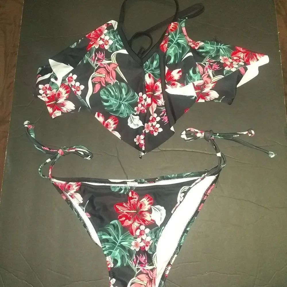 ⬇️⬇️⬇️Floral Two Piece String Bikini - Picture 2 of 3